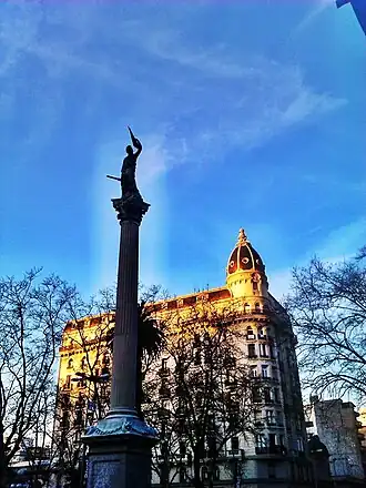 Statue sur la place Cagancha.