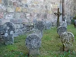 Stèles discoïdales.