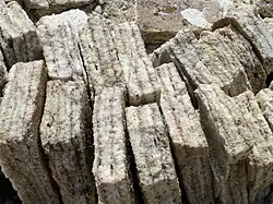 Plaques de sel taillées.