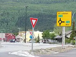 Croisement de la E6 et de la E10 à Bjerkvik.