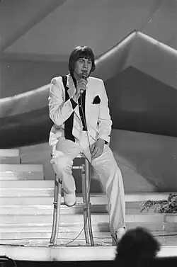 Photo de Johnny Logan lors de sa victoire de 1980.