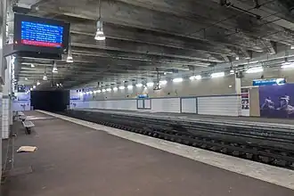 Les quais et les voies.