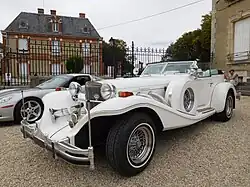 Excalibur série III (1965), inspirée de la Mercedes SSK.