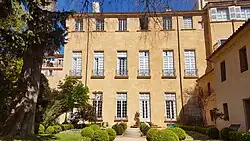 jardin de l'hotel Arlatan