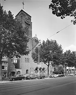 La cathédrale en 1967.