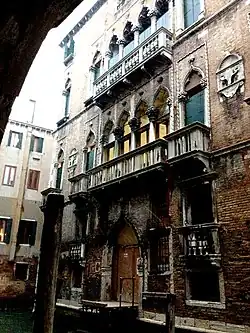 Le palais Molin del Cuoridoro&nbsp;(en).