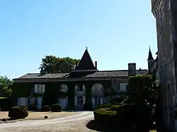 L'aile des anciens communs à l'est.