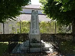 Le monument aux morts.