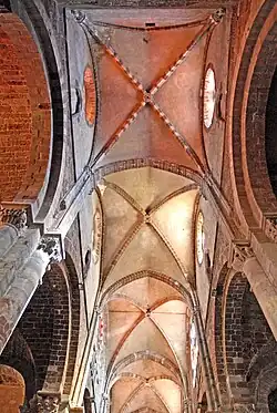Voûtes gothiques de la nef (après 1259).