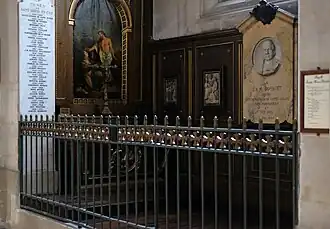 Chapelle Sainte-Marie-Madeleine et son Monument à l'abbé Bossuet, bienfaiteur de l'église.
