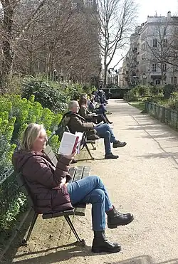 Le square, une belle-après-midi d'hiver.