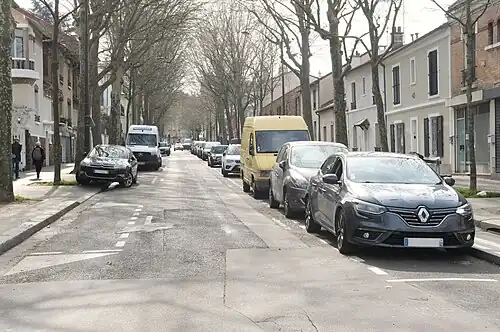 La rue du Général-Brunet vers la rue de Crimée.