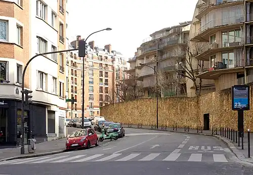 Le boulevard vu depuis la rue du Général-Brunet, en direction du Pré-Saint-Gervais.