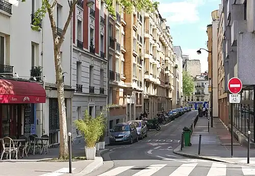 La rue de la Colonie depuis la rue Barrault vers la rue Bobillot.