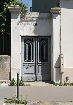 N°81 : porte d'entrée.