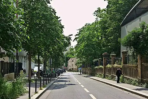 Vers la rue Srebrenica.