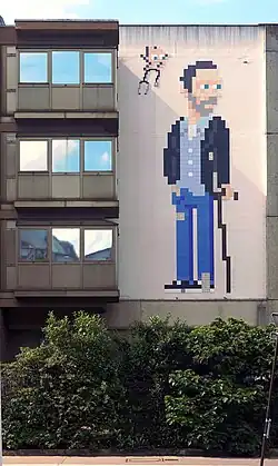 Dr House, Invader, 122 boulevard Auriol, Paris 13e