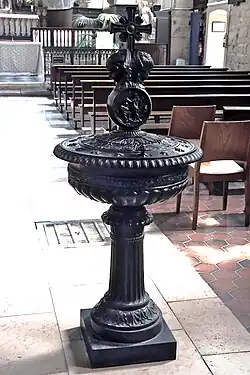 Fonts baptismaux.