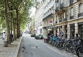 Le quai de Valmy en août 2024.