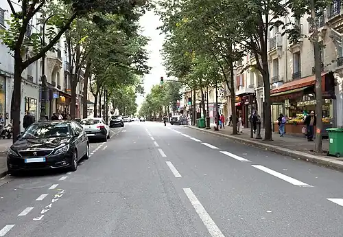 Vers la rue Olivier-de-Serres.