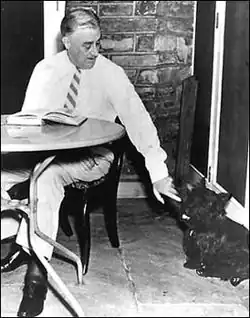 Franklin D. Roosevelt et Fala.