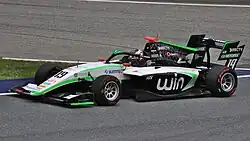 Description de cette image, également commentée ci-après