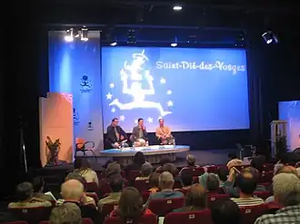 Table-ronde « Nord et Sud, deux Amériques face à face » au Musée lors du 17e FIG en 2006.