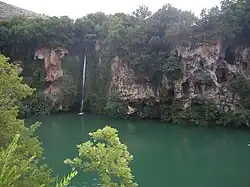 Cascade se déversant dans le Tarn.