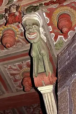 Grostesque en l'église Saint-Yves de La Roche-Maurice dans le Finistère.