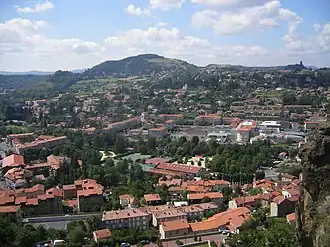 Vue du mont Denise depuis Le Puy-en-Velay.