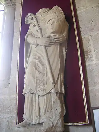 Statue céphalophore de saint Révérien (XVe&nbsp;siècle).