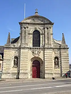 Façade de l'église abbatiale.