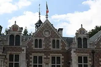 Façade de l'hôtel Groslot.