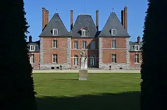 La façade d'arrivée.
