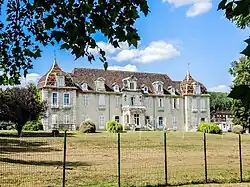 .. et arrière du château.