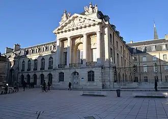 Palais des Ducs de Bourgogne, "Aile Gabriel", Archives municipales