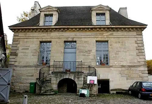 Nos&nbsp;65 : pavillon des Fontainiers de l'aqueduc Médicis.