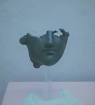 Sculpture en bronze de Méfitis conservée au Museo Archeologico Nazionale della Basilicata, Potenza.