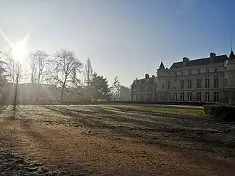 Façade nord et parc.