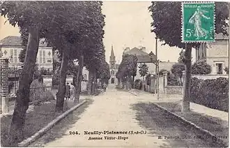 L'avenue Victor-Hugo et l'église, dans les années 1900.