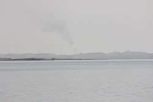 Raffinerie de Dukhân vue de la mer en 2013