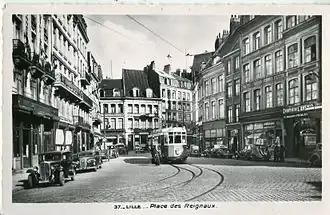 Un tram place des Reignaux.