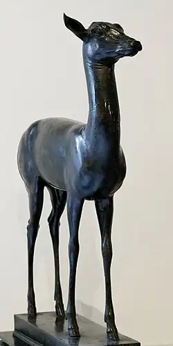 Daim. Bronze, Taille naturelle. Deux daims se trouvaient dans le parc avec Pan et la chèvre.