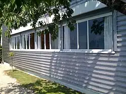 La fenêtre en longueur (11&nbsp;m), préfiguration de celles de la Villa Savoye.