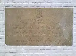 Plaque commémorative au corps médical anglais. (Apposée en 1981)