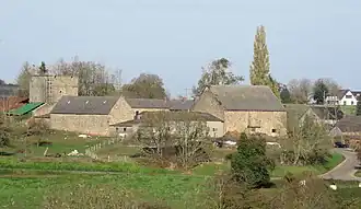 Ferme de Houssoy avec donjon.