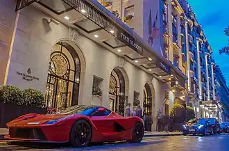 Photographie en couleurs représentant un bâtiment.