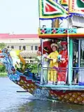 Bateaux décorés pour le Festival de Huế.