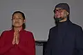 Mostofa Sarwar Farooki en compagnie de l'actrice Nusrat Imrose Tisha