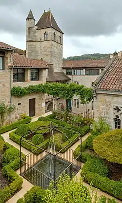Jardins et tour de l'Hôtel du Viguier.